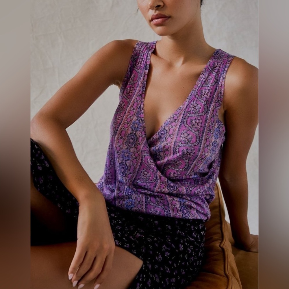 NEW  We the Free People Your Twisted Tee Tank Purple Floral Bloom Size XS NWT